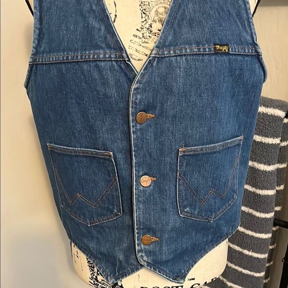 Vintage Wrangler Distressed Denim Sleeveless Button Closure Sherpa  Lining Vest - Picture 2 of 12